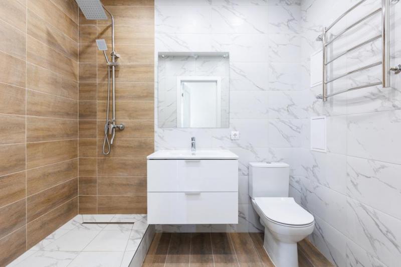 Quand consulter un plombier &agrave; Douchy-les-Mines pour votre salle de bains ?